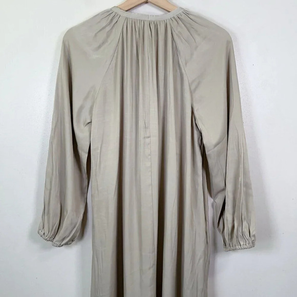 H&M Womens Size Xsmall Calf  Length Oversize Beige Midi Dress - Picture 13 of 16